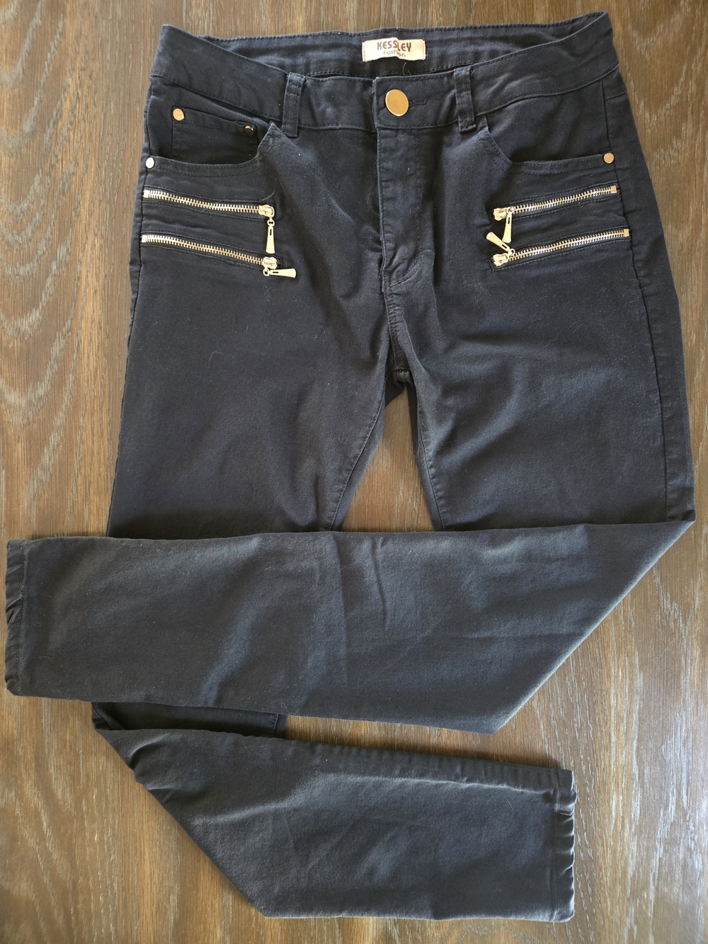 🥇KESSLEY FASHION Black Skinny Jeans With Gold Zipper Accents For Women
